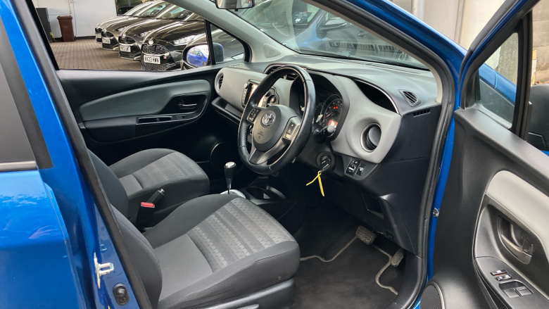 Toyota Yaris 1.33 VVT-i Icon 5dr CVT Petrol Hatchback